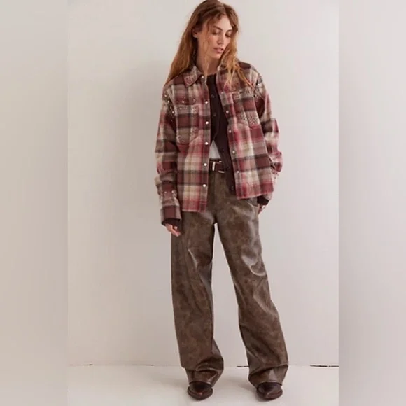 Free People We The Free We The Free Marfa Studded Shirt NWT Size XS Neutral - Picture 3 of 10